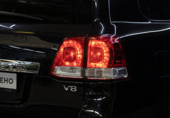 Подержанный автомобиль Toyota Land Cruiser Suv 2008 года (24 фото)