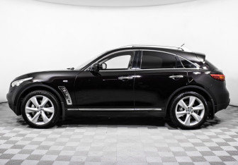 Подержанный автомобиль Infiniti FX 2011 года (8 фото)
