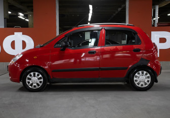 Подержанный автомобиль Chevrolet Spark 2007 года (8 фото)