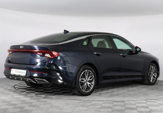 Подержанный автомобиль Kia K5 2021 года (4 фото)