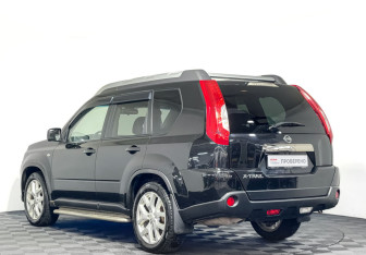 Подержанный автомобиль Nissan X-Trail 2012 года (7 фото)