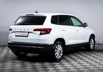 Подержанный автомобиль Skoda Karoq 2020 года (5 фото)