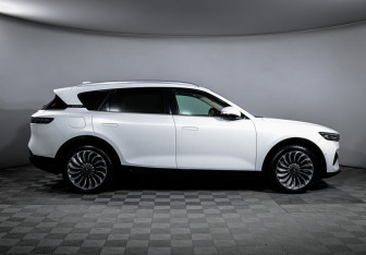 Подержанный автомобиль Voyah Free 2022 года (4 фото)