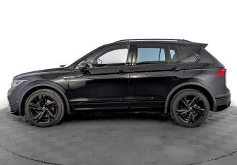 Подержанный автомобиль Volkswagen Tiguan 2021 года (8 фото)