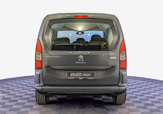 Подержанный автомобиль Peugeot Partner 2021 года (6 фото)