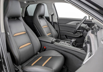 Подержанный автомобиль FAW Bestune T77 2023 года (5 фото)