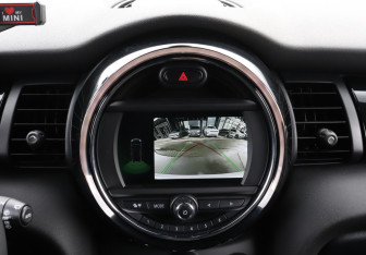 Подержанный автомобиль MINI Hatch 2020 года (19 фото)