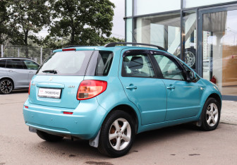 Подержанный автомобиль Suzuki SX4 Hatchback 2009 года (4 фото)