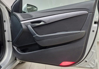 Подержанный автомобиль Hyundai i40 Sedan 2014 года (15 фото)