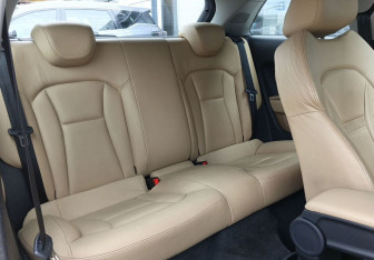 Подержанный автомобиль Audi A1 2010 года (22 фото)