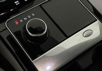 Подержанный автомобиль Land Rover Range Rover Velar 2018 года (19 фото)