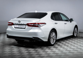Подержанный автомобиль Toyota Camry Sedan 2020 года (5 фото)