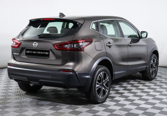 Подержанный автомобиль Nissan Qashqai 2021 года (3 фото)