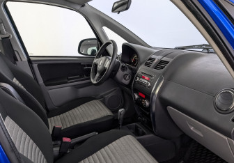 Подержанный автомобиль Suzuki SX4 Hatchback 2012 года (13 фото)