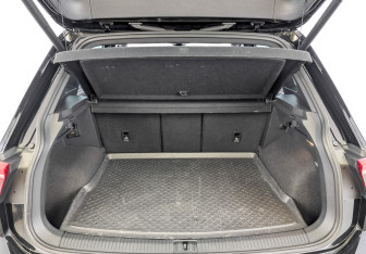 Подержанный автомобиль Volkswagen Tiguan 2021 года (10 фото)