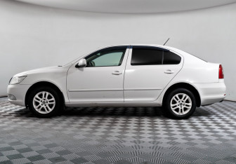 Подержанный автомобиль Skoda Octavia Liftback 2013 года (8 фото)