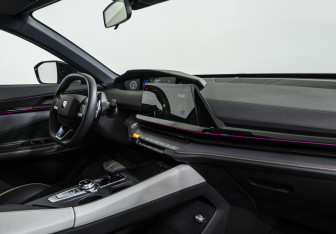 Подержанный автомобиль Changan UNI-V 2024 года (9 фото)