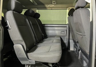 Подержанный автомобиль Volkswagen Caravelle 2017 года (10 фото)