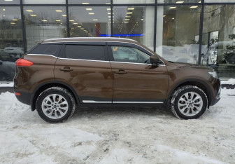 Подержанный автомобиль Geely Atlas 2020 года (4 фото)