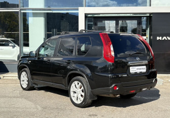 Подержанный автомобиль Nissan X-Trail 2011 года (6 фото)