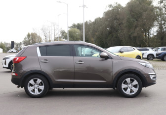 Подержанный автомобиль Kia Sportage 2010 года (4 фото)