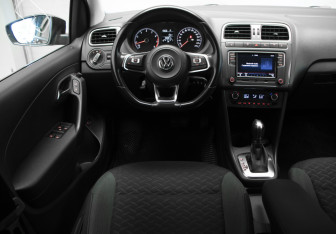 Подержанный автомобиль Volkswagen Polo Sedan 2019 года (9 фото)