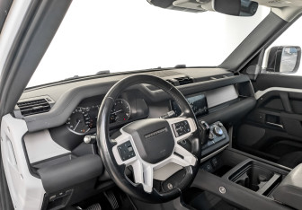 Подержанный автомобиль Land Rover Defender Suv 2021 года (16 фото)