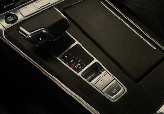 Подержанный автомобиль Audi A6 allroad 2020 года (18 фото)