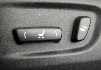 Подержанный автомобиль Toyota Land Cruiser Prado 2021 года (21 фото)