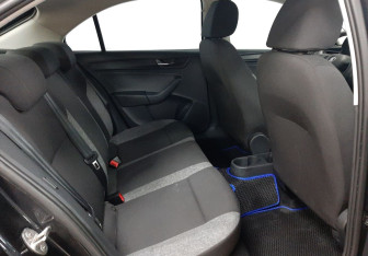 Подержанный автомобиль Skoda Rapid Liftback 2020 года (11 фото)