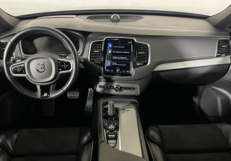 Подержанный автомобиль Volvo XC90 2019 года (39 фото)