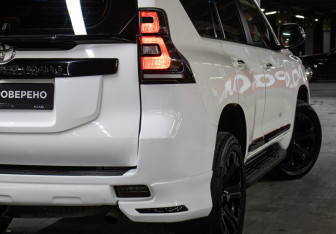 Подержанный автомобиль Toyota Land Cruiser Prado 2011 года (21 фото)