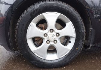 Подержанный автомобиль Kia Venga 2012 года (9 фото)