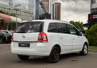 Подержанный автомобиль Opel Zafira Compactvan 2013 года (4 фото)