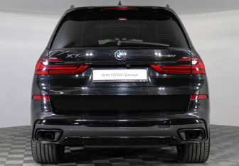 Подержанный автомобиль BMW X7 2021 года (4 фото)