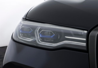 Подержанный автомобиль BMW X7 2021 года (27 фото)