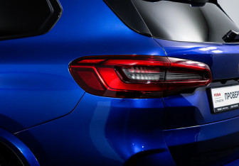 Подержанный автомобиль BMW X5 M 2021 года (17 фото)