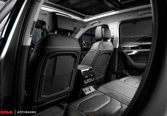 Новый Volkswagen Touareg 2025 (10 фото)