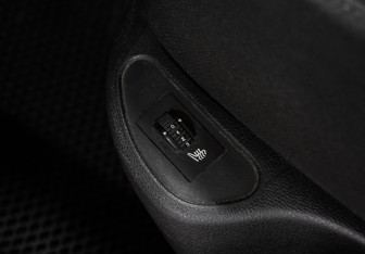 Подержанный автомобиль Peugeot 308 Hatchback 2009 года (15 фото)