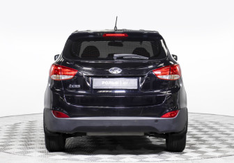 Подержанный автомобиль Hyundai ix35 2013 года (6 фото)
