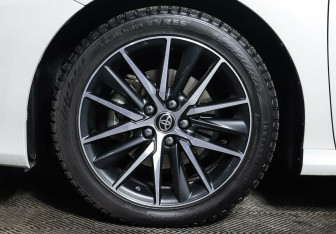 Подержанный автомобиль Toyota Camry Sedan 2021 года (8 фото)