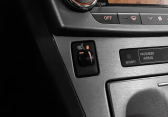 Подержанный автомобиль Toyota Avensis Sedan 2011 года (16 фото)