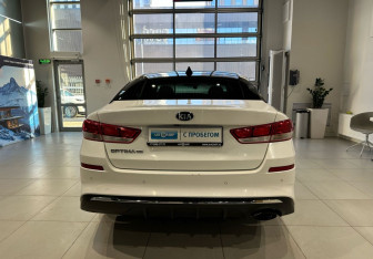 Подержанный автомобиль Kia Optima Sedan 2019 года (5 фото)