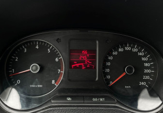 Подержанный автомобиль Volkswagen Polo Sedan 2012 года (11 фото)