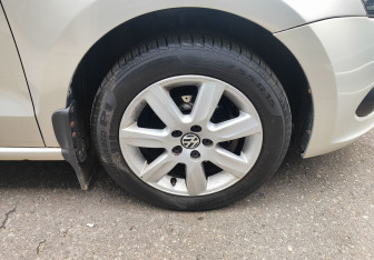 Подержанный автомобиль Volkswagen Polo Sedan 2011 года (12 фото)