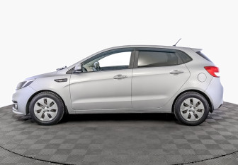 Подержанный автомобиль Kia Rio Hatchback 2016 года (8 фото)