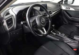 Подержанный автомобиль Mazda 3 Sedan 2018 года (9 фото)