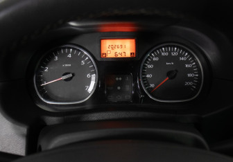 Подержанный автомобиль Renault Duster 2012 года (12 фото)