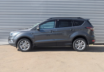 Подержанный автомобиль Ford Kuga 2017 года (8 фото)