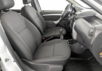 Подержанный автомобиль Nissan Terrano 2021 года (23 фото)